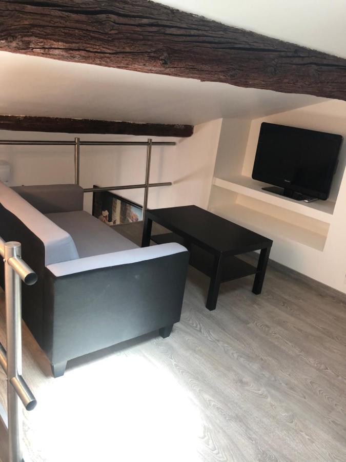 Appartement En Centre Ville Hyères Esterno foto