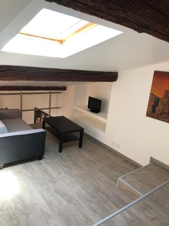 Appartement En Centre Ville Hyères Esterno foto